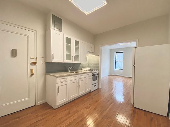 2nd image of 1712 2nd Ave APT 2N