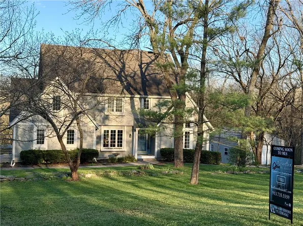 18325 Aberdeen St, Stilwell, KS 66085