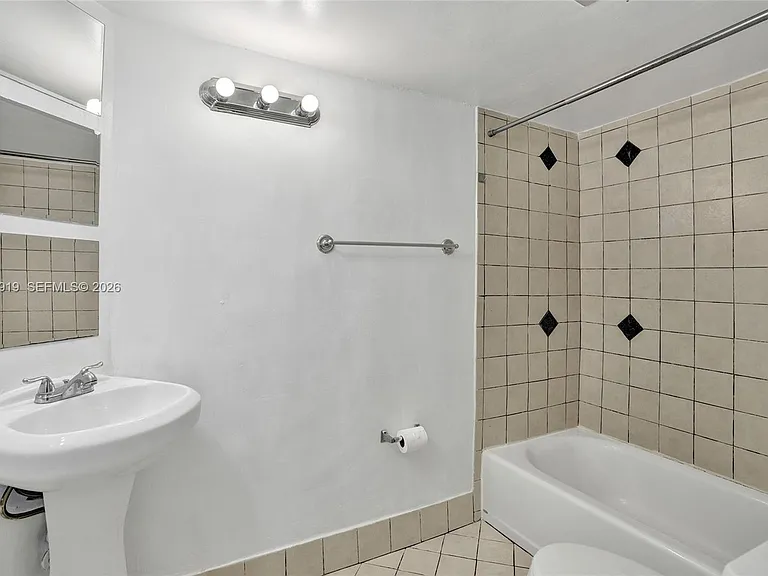 1601 NE 191st St #B112 — Photo 25