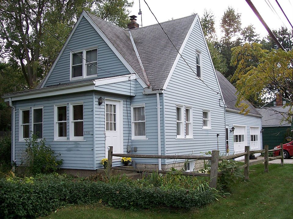 Lovely corner lot