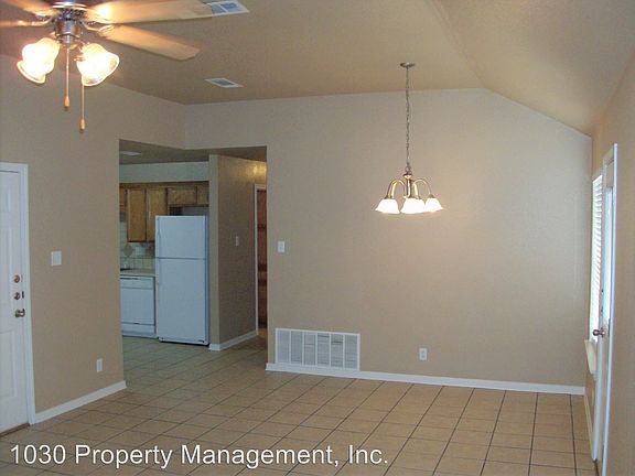 3rd image of 4801 Heather Ln APT B