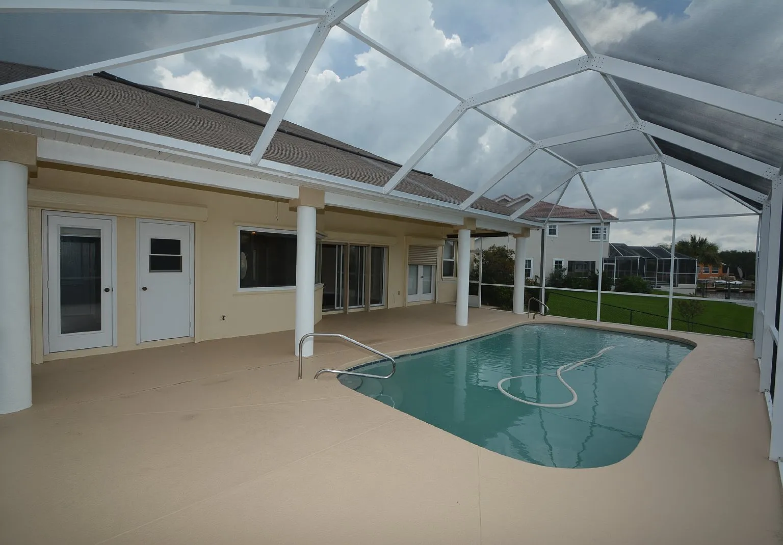 3 bed, 3.0 bath, 1960 sqft, $3,500 — Photo 4