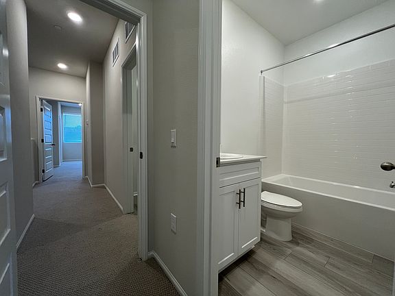 3rd image of 2732 Crozier Ct