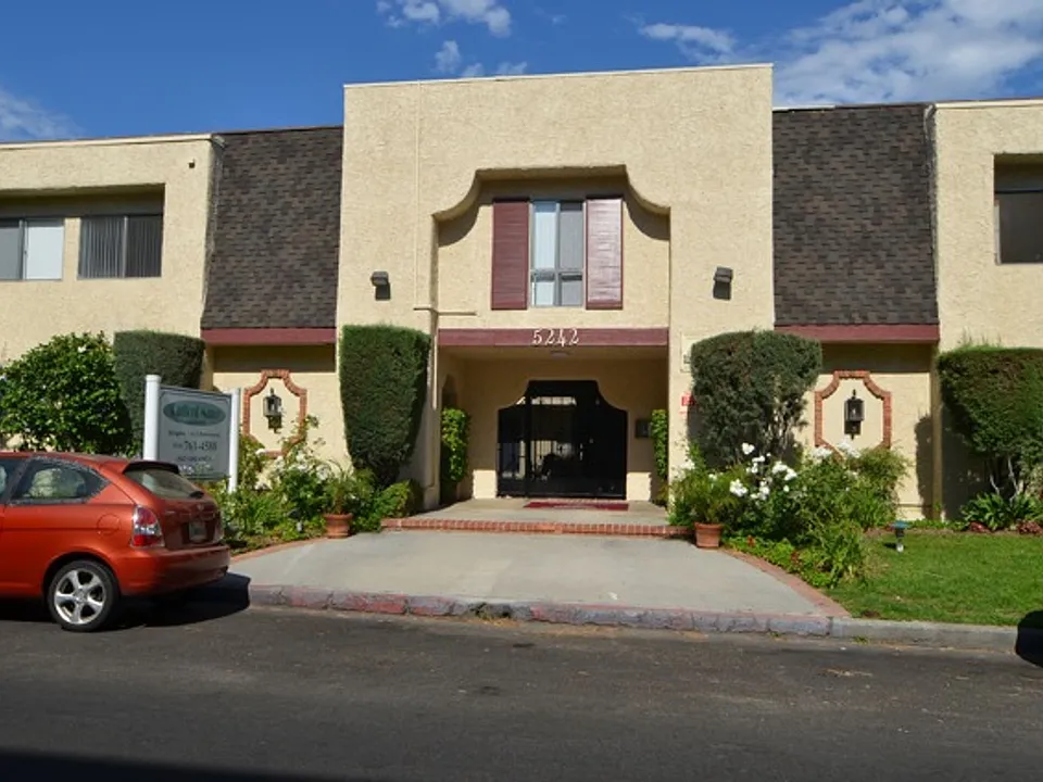 Radford Manor...BE PART Of THE TRENDY VALLEY VILLAGE!! CALL NOW!