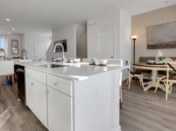 3076 Martha Way, Pennsburg, PA 18073