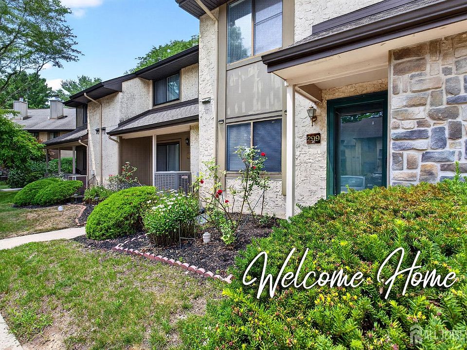 1st image of 299 Hampshire Dr