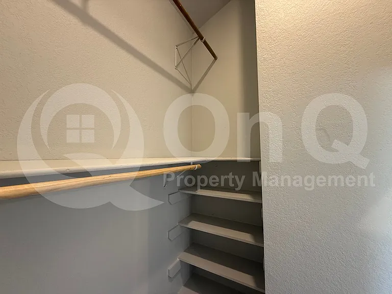 3037 W Monmouth St — Photo 30