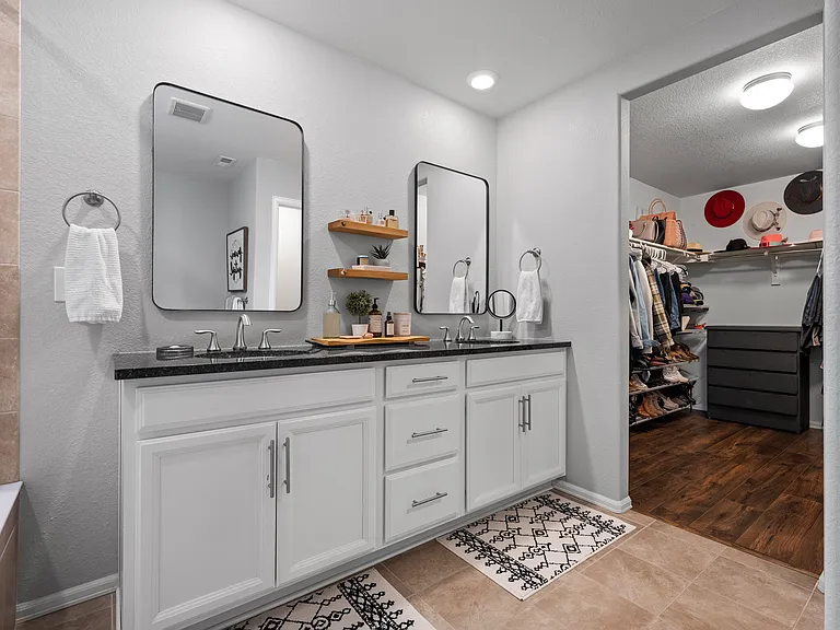 9796 Meeker St — Photo 24