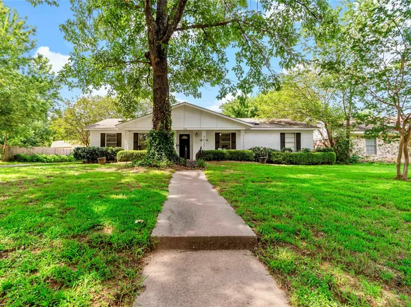 2695 Culbertson St, Paris, TX 75460