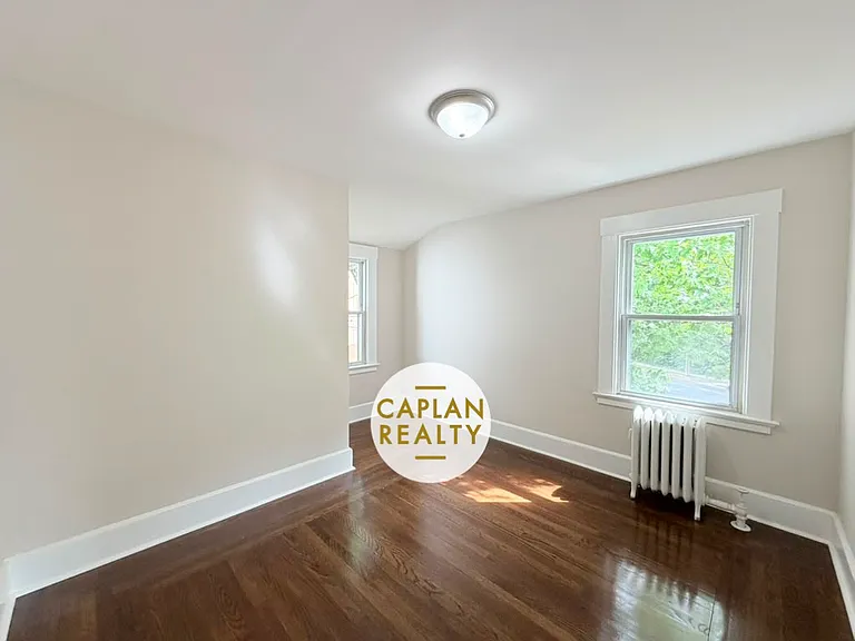 150 Crescent St — Photo 16