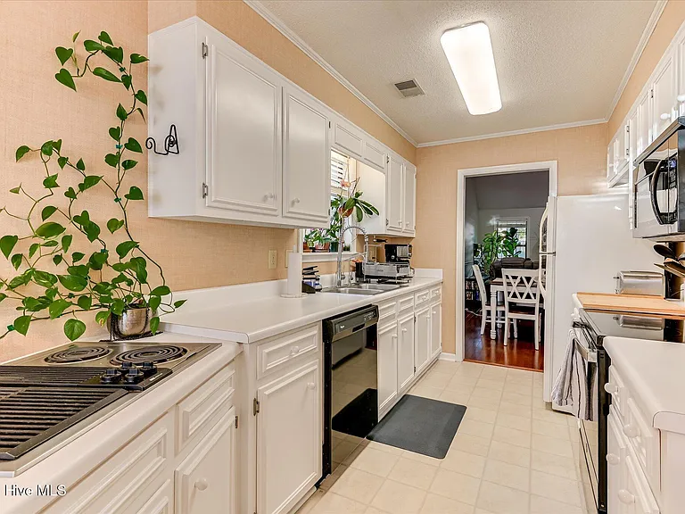 2528 Commons Trce — Photo 24
