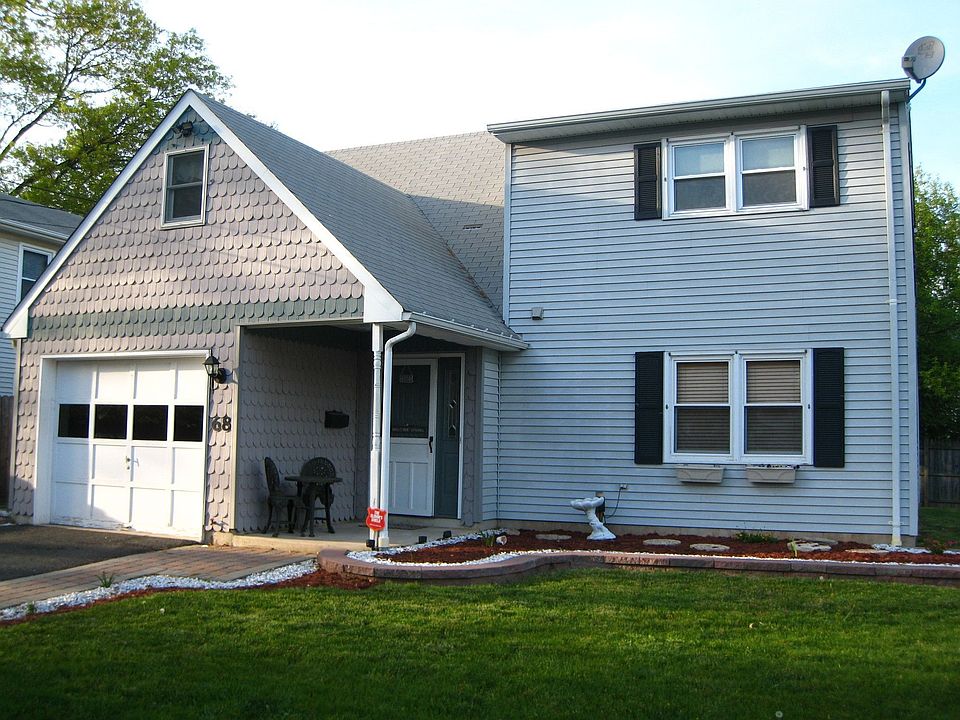 3 BR, 1.1 BA home--no history of water, very nice cul-de-sac