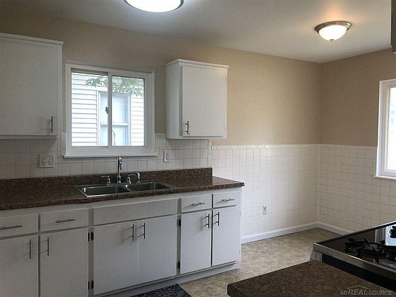 3rd image of 28042 Ginley St