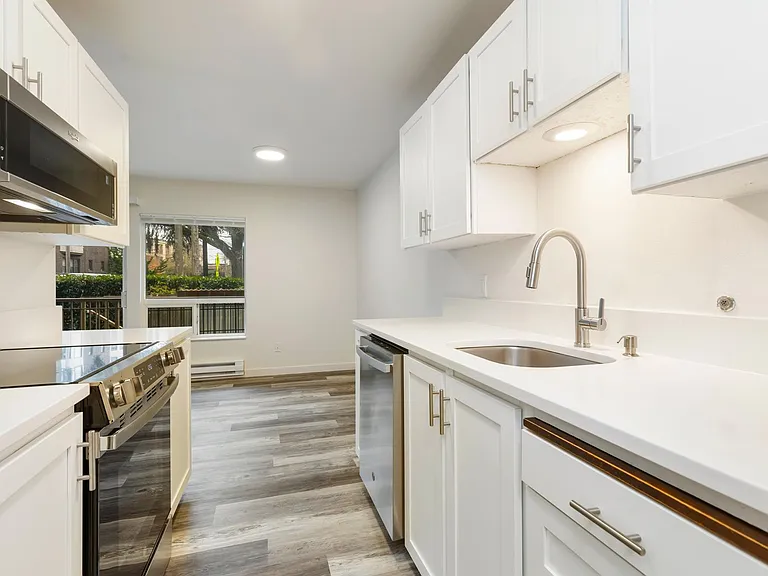 Lakeview Place — Photo 8