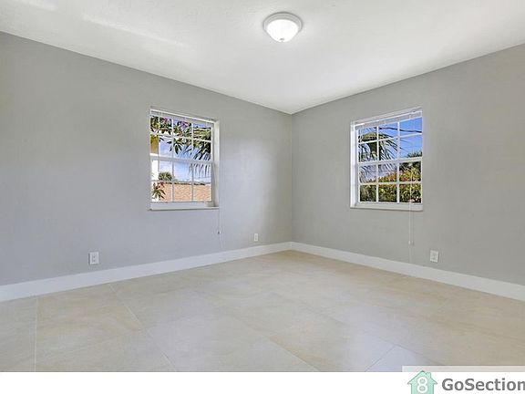 4th image of 715 Washington Ave APT 4