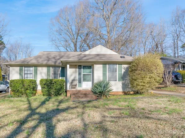9301 Knotty Pine Cir, Charlotte, NC 28227