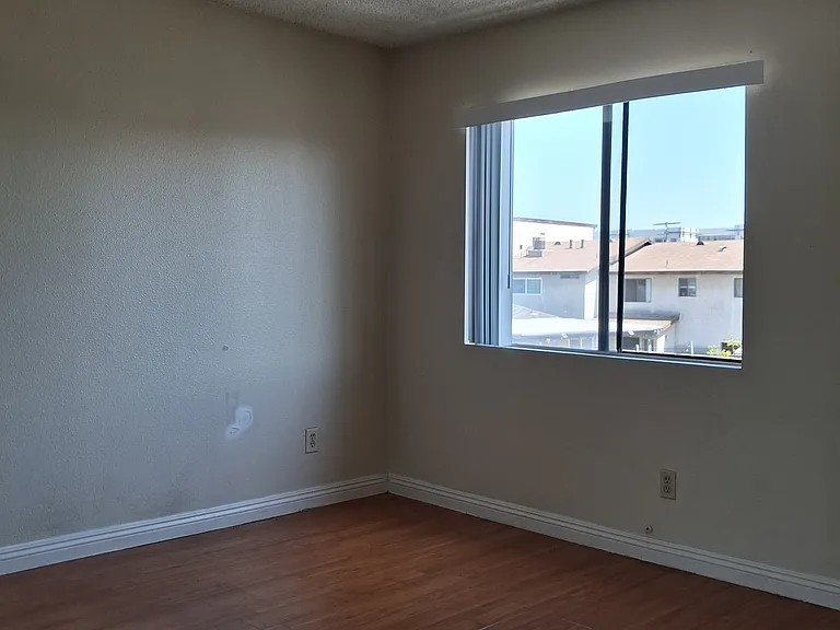 1527 Stevens Ave #G — Photo 9