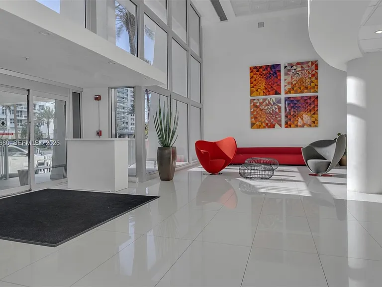5701 Collins Ave #Penthouse 08 — Photo 45