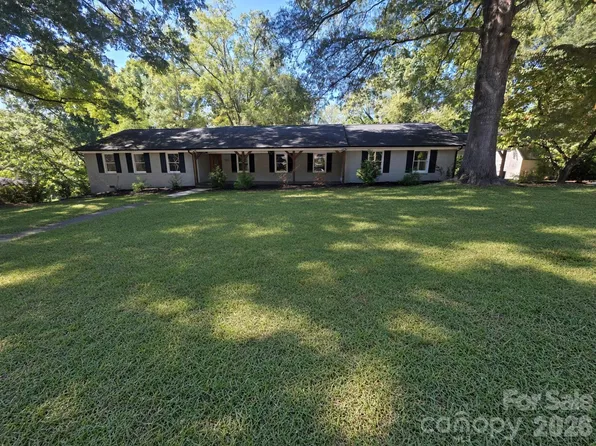570 Crestside Dr SE, Concord, NC 28025