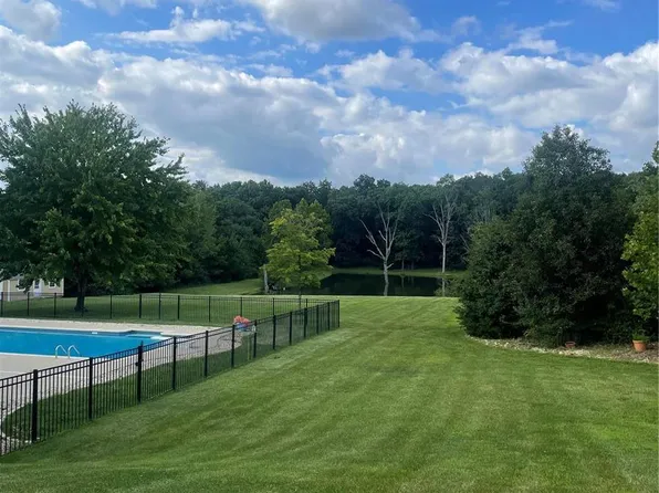 101 Lakeshore Dr, Foristell, MO 63348