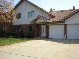 803 N Walnut St APT 1A, Itasca, IL 60143