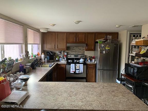 2nd image of 8206 Kensington Sq