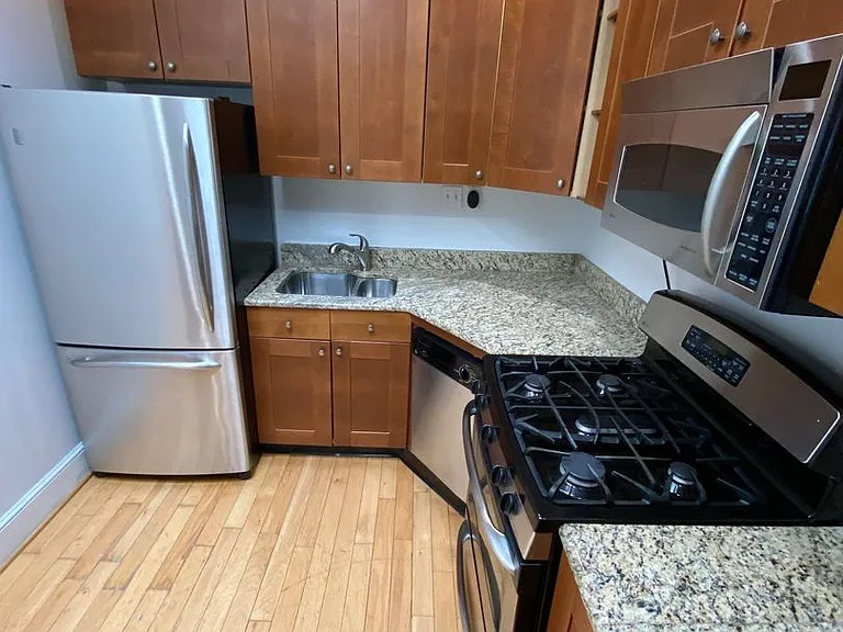 1521 3rd St NW — Photo 5