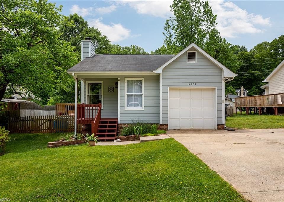 1st image of 3807 King Edward Ct