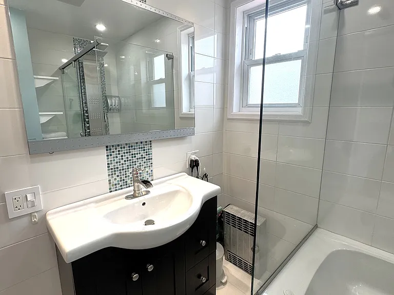 80-20 Margaret Pl #1G — Photo 30