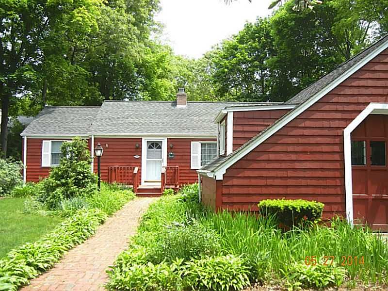 2nd image of 10 Evergreen St