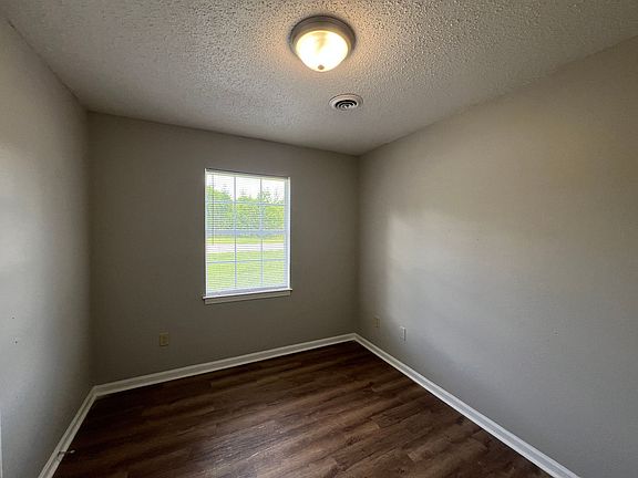 3rd image of 4864 Hillbrook Rd