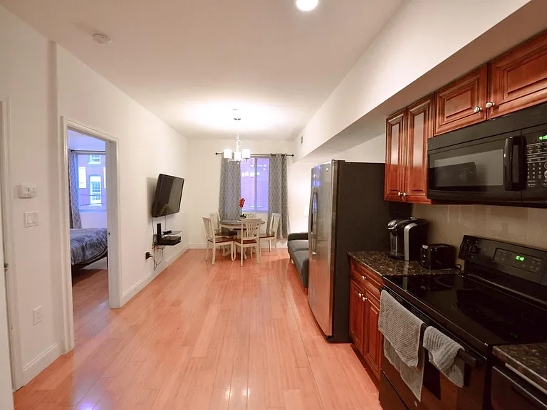 1030 Wood St #3F — Photo 9