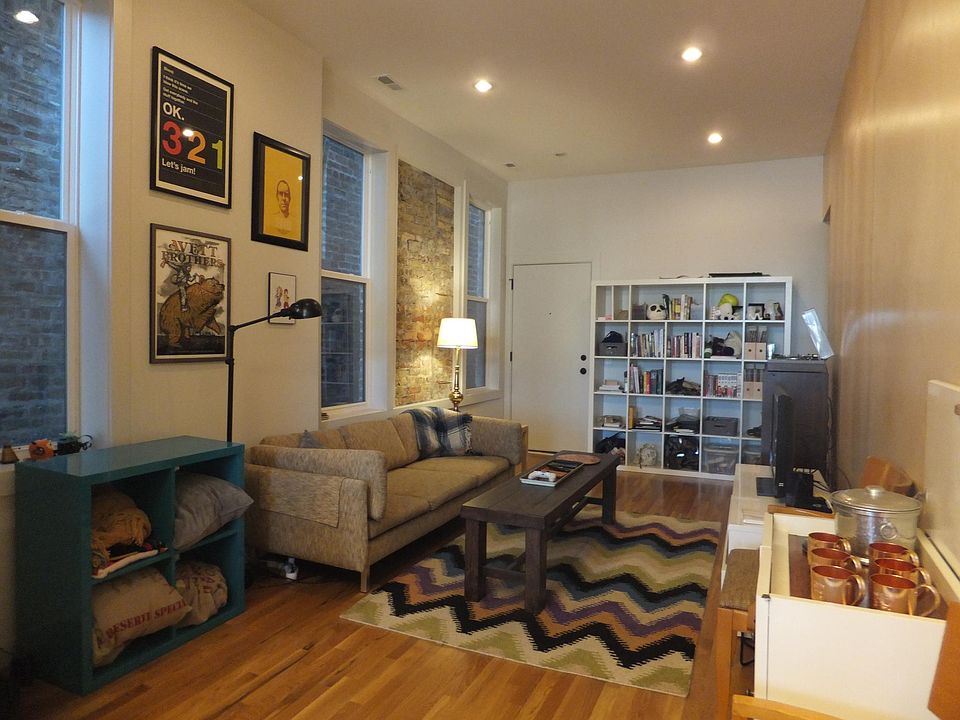 1st image of 1135 N Damen Ave