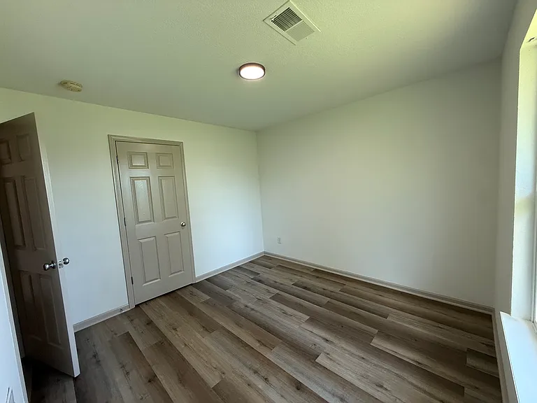 505 Jackson St — Photo 10