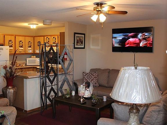 4th image of 1446 Louise St APT 1
