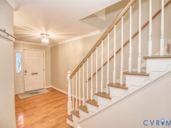 3rd image of 4910 Whitby Mews