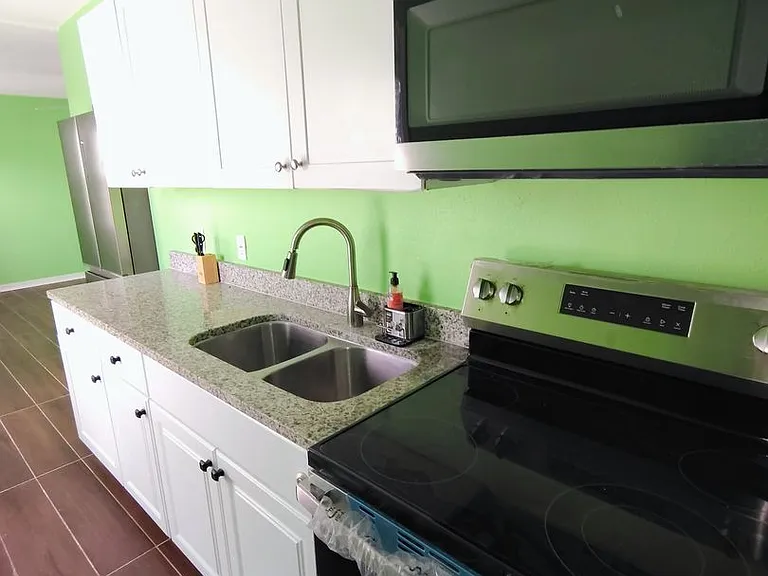 Madeira Beach — Photo 17