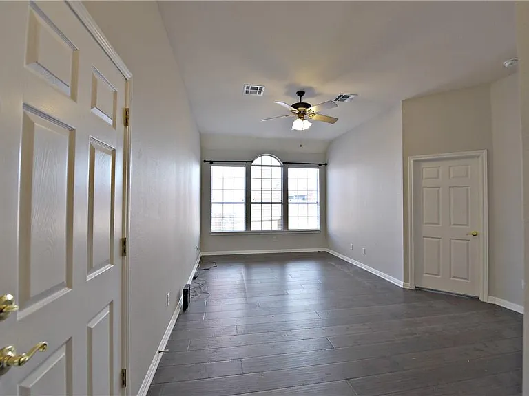 9601 Aire Libre Dr — Photo 13
