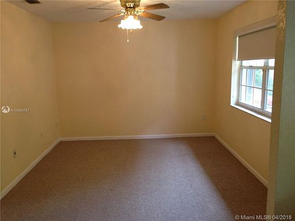 5th image of 10425 NW 43rd Ter