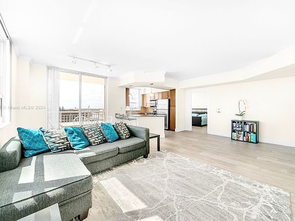 4th image of 2000 N Bayshore Dr APT 1102