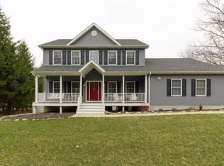 24 Spruce Ln, Poughkeepsie, NY 12603