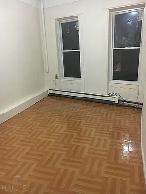 Rented by Hillel Realty Group | media 15