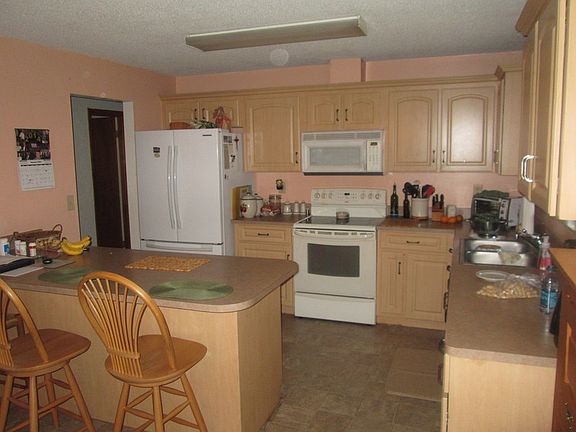5th image of 504 Sandy Oaks Blvd