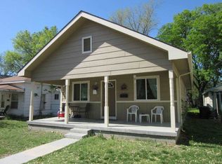 332 E Clark Ave, Augusta, KS 67010