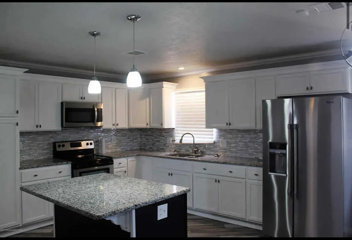 1303 Cooley Dr — Photo 2