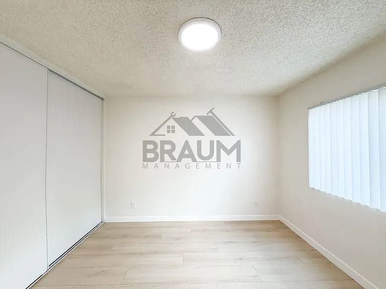 6336 TUJUNGA AVENUE — Photo 17
