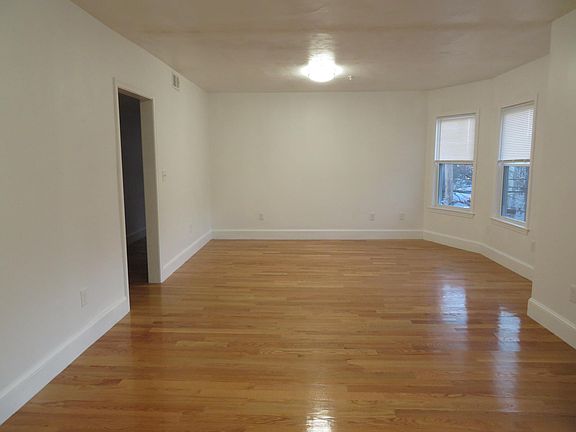 2nd image of 510 Essex St #2