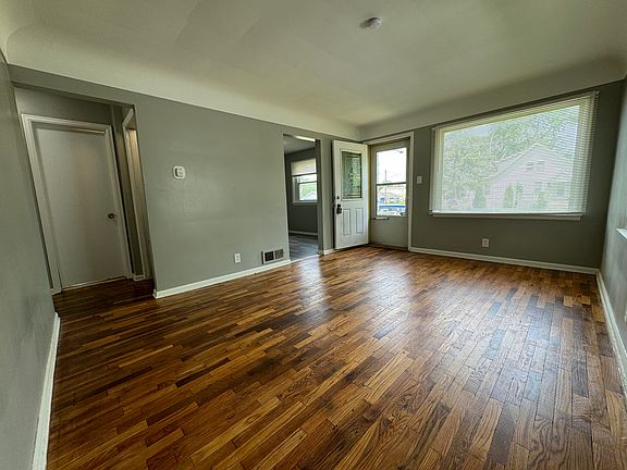 5th image of 3521 Brown St