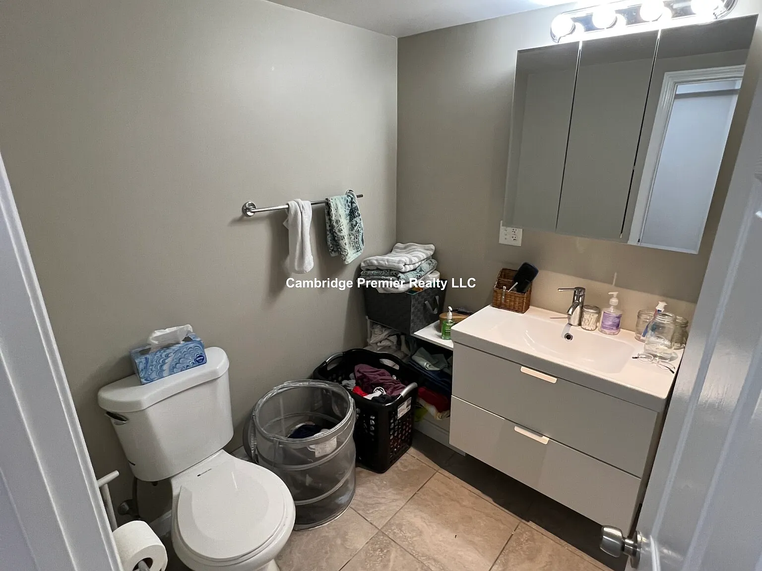 3 bed, 900 sqft, $4,475 — Photo 3