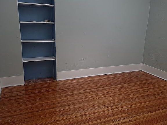 2nd image of 901 Gulf Rd